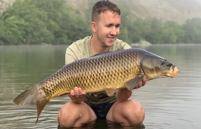 Succesvol riviervissen vanaf de camping in Frankrijk – Rik Aldenkamp